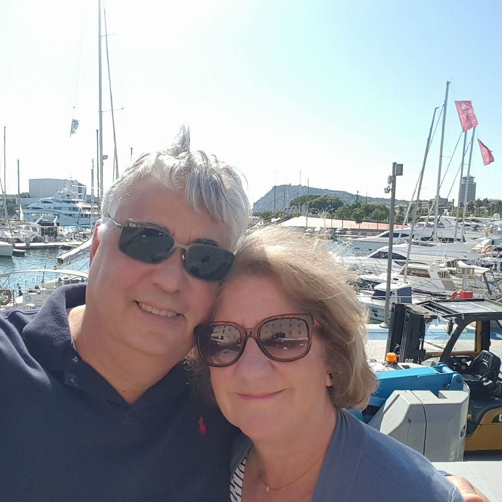 Meet your Posher, Lois